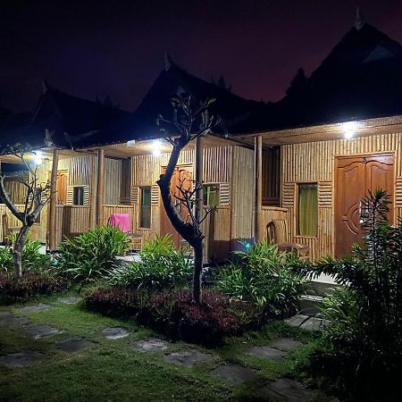 Отель D'Yoga Bamboo House Кинтамани Экстерьер фото